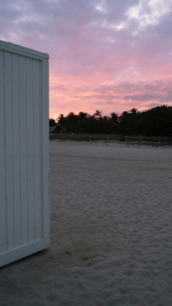 tropical beach-e1d77bdd53704e2cb87c933c62f820f1.jpg tropical beach